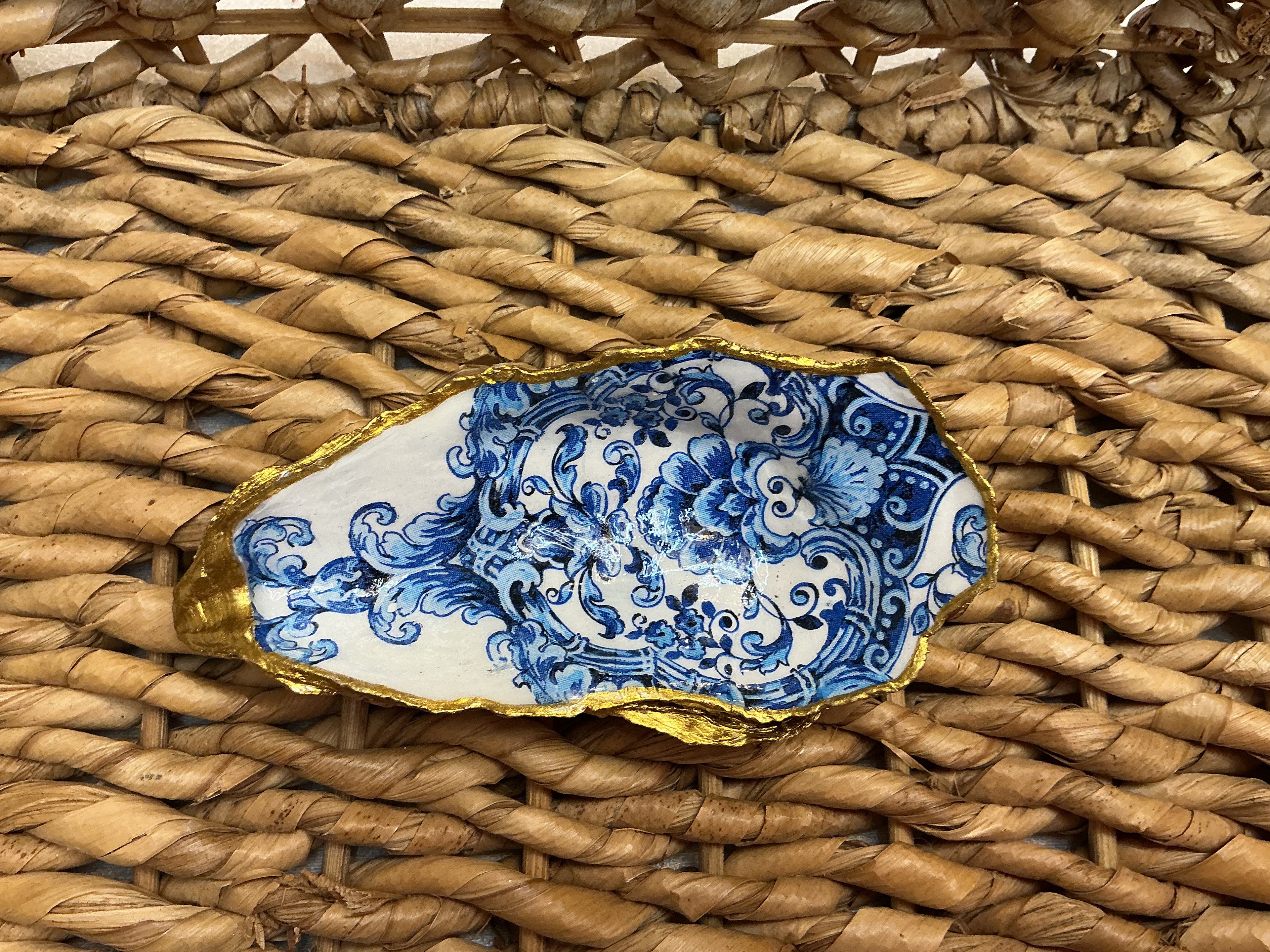 Seashell Blue Scroll