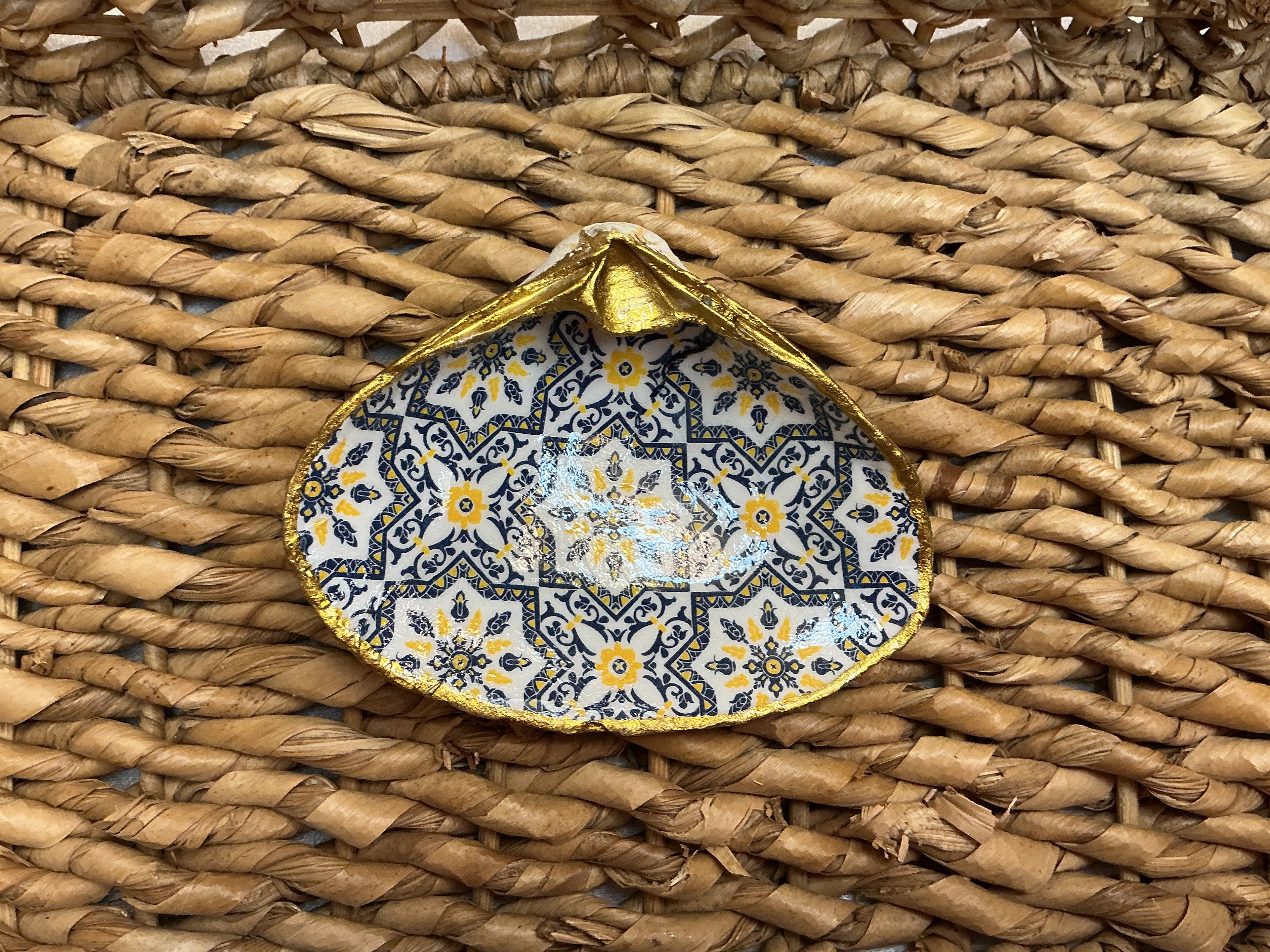 Seashell Blue & Yellow Tile
